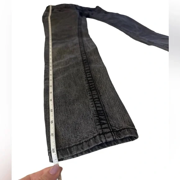 Forever 21 Gray Stone Wash Fade Skinny Jeans Size 27 - Picture 8 of 9